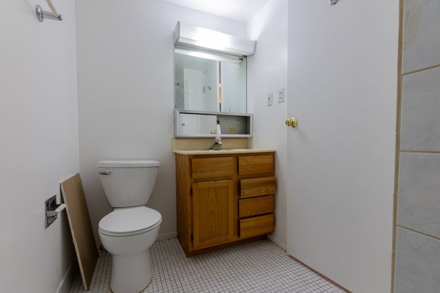 212 Shorewood Drive 1B, Glendale Heights, IL 60139