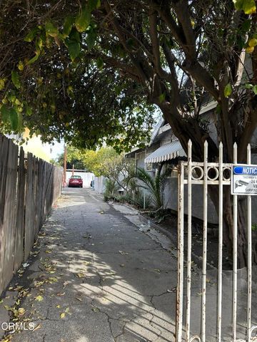 1165 E 42nd Place 1165, Los Angeles, CA 90011