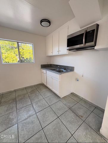 1165 E 42nd Place 1165, Los Angeles, CA 90011