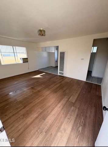 1165 E 42nd Place 1165, Los Angeles, CA 90011