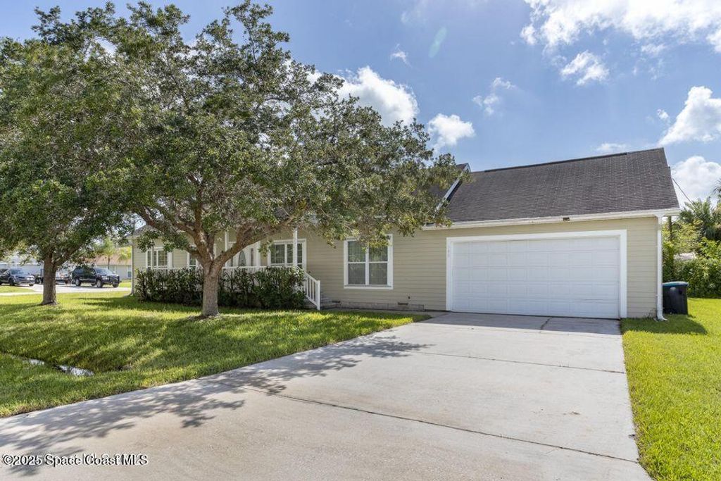 195 Benchor Road NW, Palm Bay, FL 32907