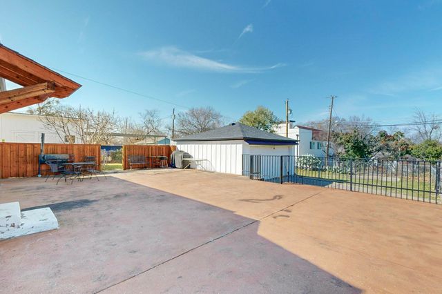 3101 Ouida Avenue, Dallas, TX 75211