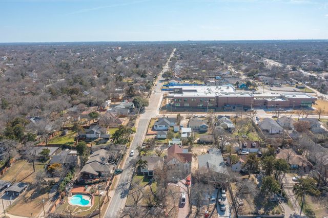 3101 Ouida Avenue, Dallas, TX 75211