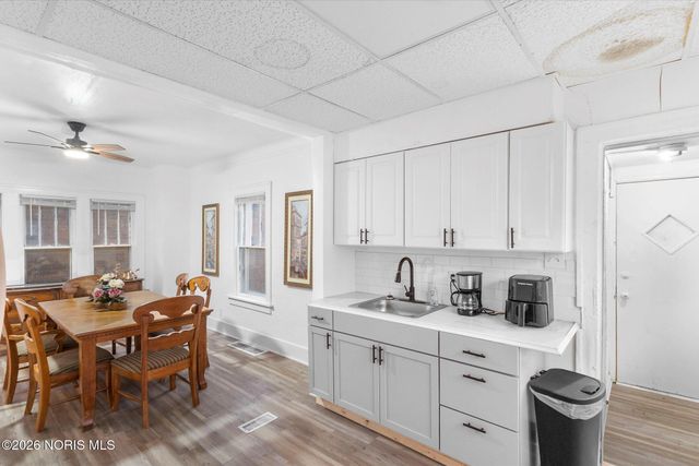 1805 Oakwood Avenue, Toledo, OH 43607