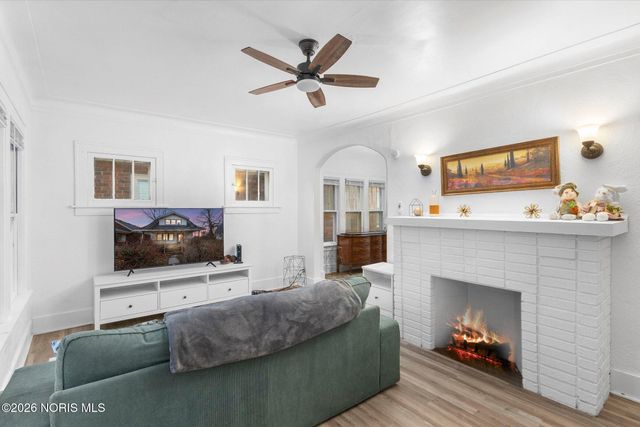 1805 Oakwood Avenue, Toledo, OH 43607