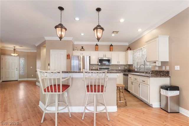 5910 Terra Grande Avenue, Las Vegas, NV 89122