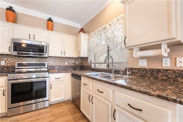 5910 Terra Grande Avenue, Las Vegas, NV 89122