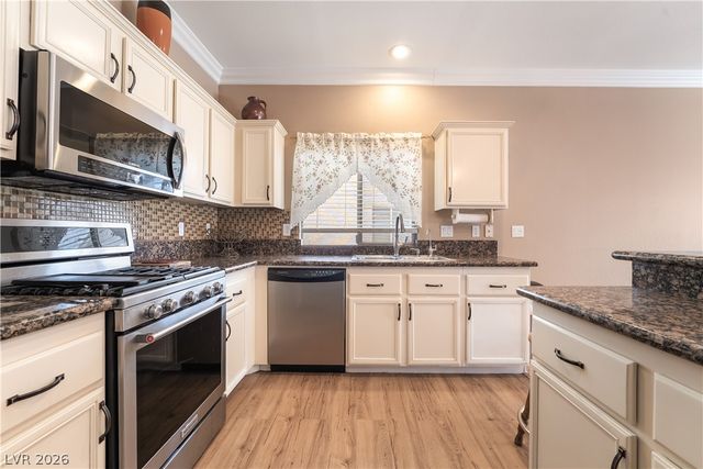 5910 Terra Grande Avenue, Las Vegas, NV 89122