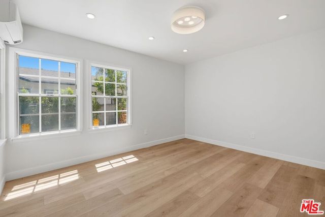9470 S Harvard Boulevard, Los Angeles, CA 90047