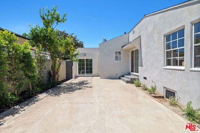 9470 S Harvard Boulevard, Los Angeles, CA 90047