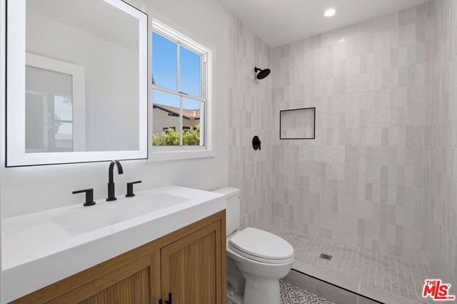 9470 S Harvard Boulevard, Los Angeles, CA 90047