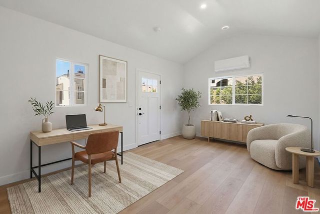 9470 S Harvard Boulevard, Los Angeles, CA 90047