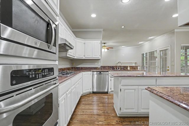 6828 S Richmond Place, Tulsa, OK 74136