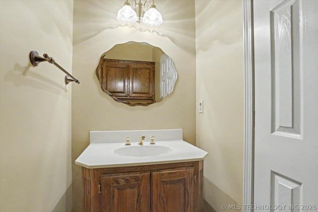 6828 S Richmond Place, Tulsa, OK 74136