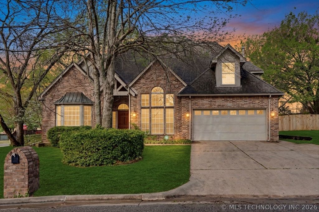 6828 S Richmond Place, Tulsa, OK 74136