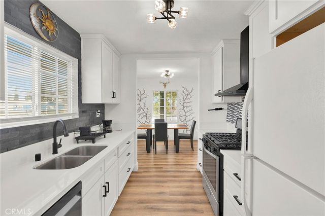 1109 E Olive, Pomona, CA 91766