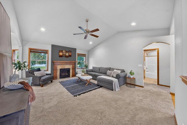 3875 DUCHESS LANE, Oshkosh, WI 54904