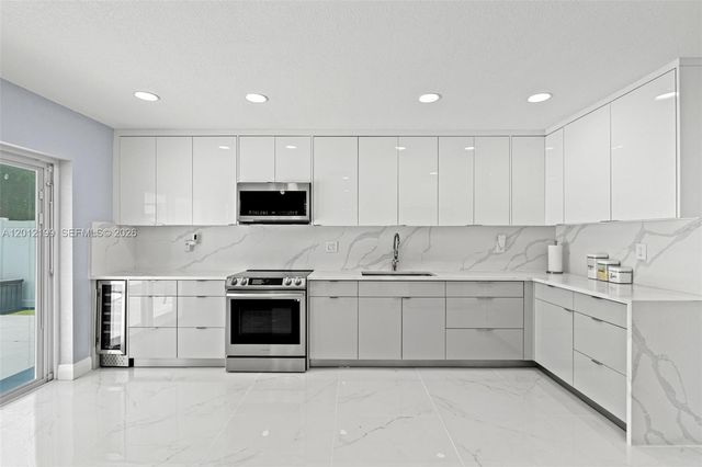 8210 SW 3 COURT, North Lauderdale, FL 33068