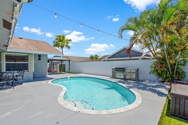 8210 SW 3 COURT, North Lauderdale, FL 33068