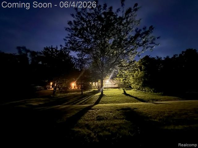 48261 Roy Court, Belleville, MI 48111