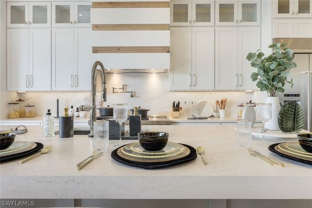 5617 SW 10th AVE, Cape Coral, FL 33914