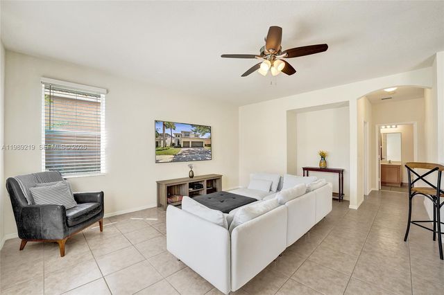 3936 Cascade Ter, Weston, FL 33332