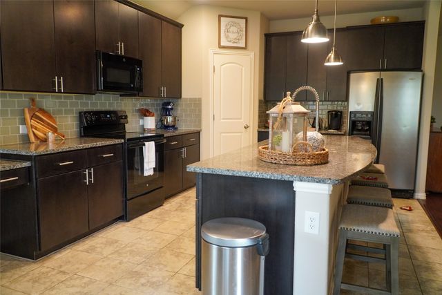 3105 Arbor View Drive, Burleson, TX 76028