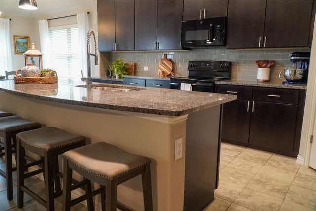 3105 Arbor View Drive, Burleson, TX 76028