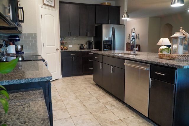 3105 Arbor View Drive, Burleson, TX 76028