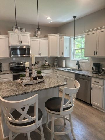 2086 Ussery Rd, S, Clarksville, TN 37040