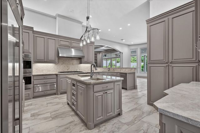 14819 Bellbrook Drive, Addison, TX 75254