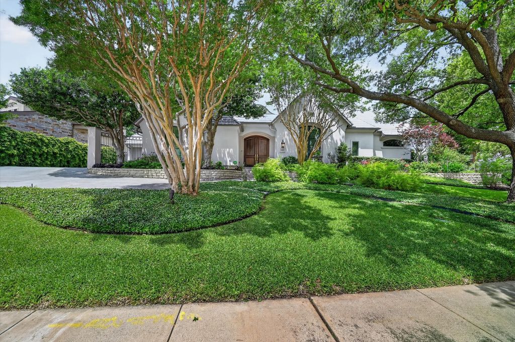 14819 Bellbrook Drive, Addison, TX 75254