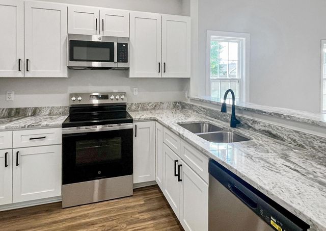 222 New Iris Lane, Ridgeville, SC 29472