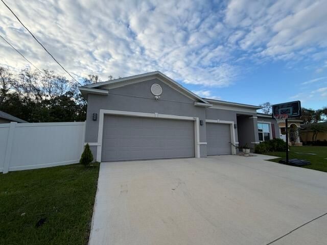 5262 NW Rugby Drive, Port St. Lucie, FL 34983