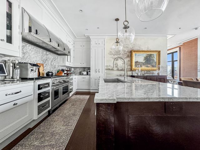 2350 N Orchard Street 701, Chicago, IL 60614