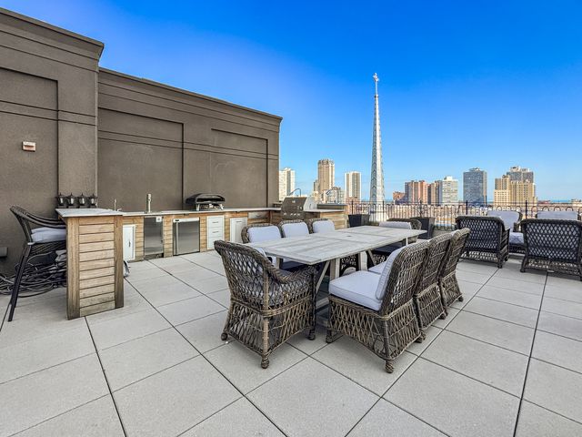 2350 N Orchard Street 701, Chicago, IL 60614