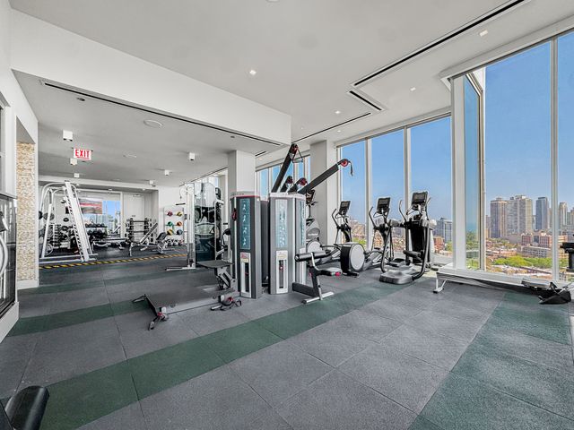 2350 N Orchard Street 701, Chicago, IL 60614