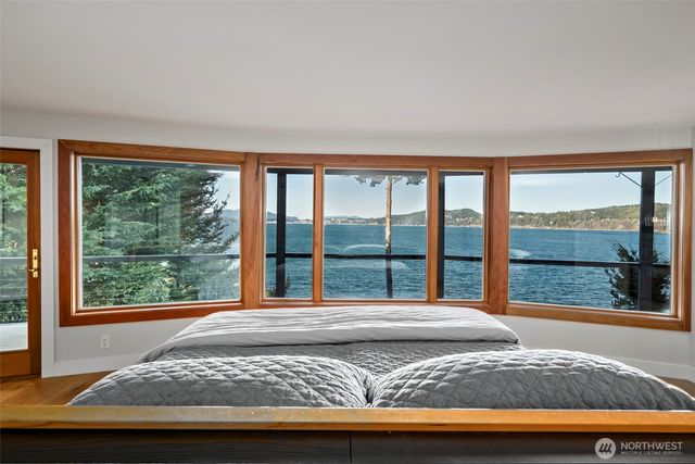 13884 Polaris Point Lane, Anacortes, WA 98221