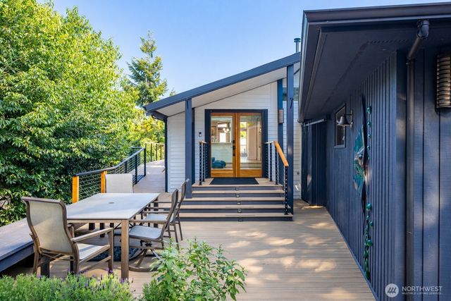 13884 Polaris Point Lane, Anacortes, WA 98221