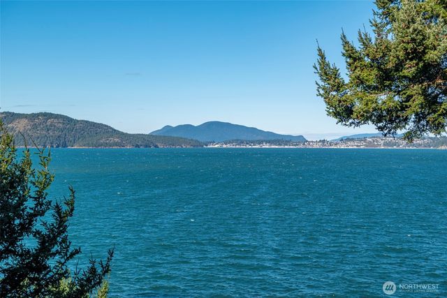 13884 Polaris Point Lane, Anacortes, WA 98221