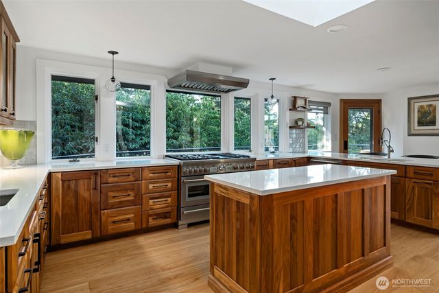 13884 Polaris Point Lane, Anacortes, WA 98221