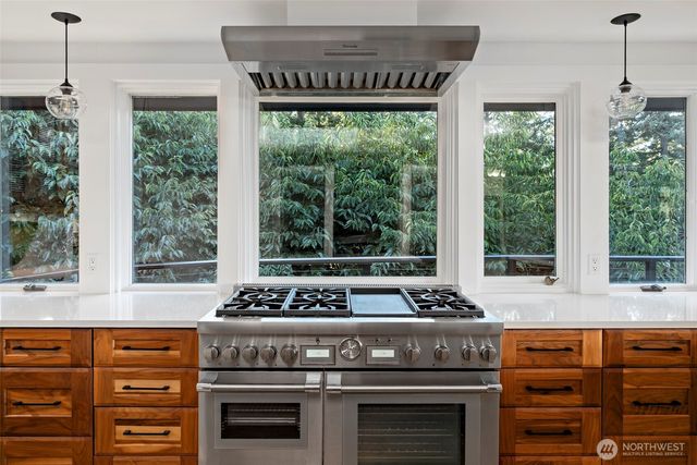 13884 Polaris Point Lane, Anacortes, WA 98221