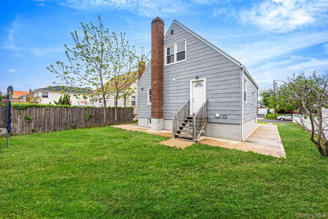 301 Merrifield Avenue, Oceanside, NY 11572