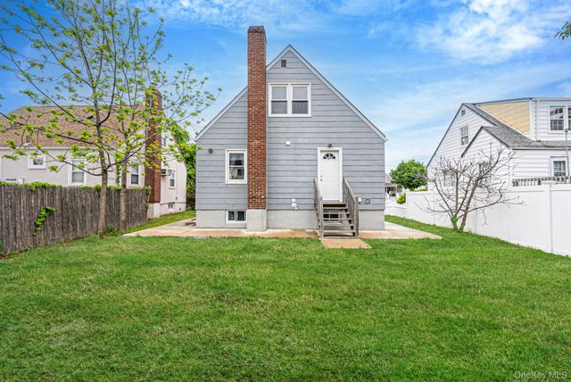 301 Merrifield Avenue, Oceanside, NY 11572