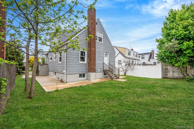 301 Merrifield Avenue, Oceanside, NY 11572