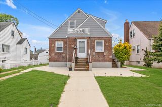 301 Merrifield Avenue, Oceanside, NY 11572