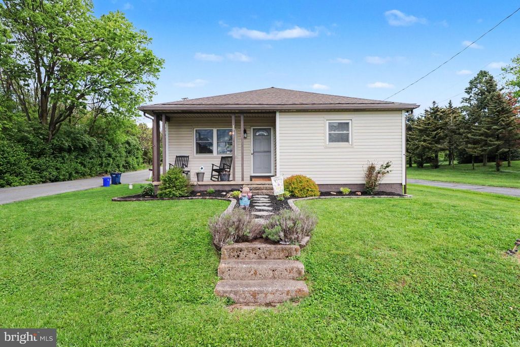 174 HOLLYWOOD DR, Middletown, PA 17057