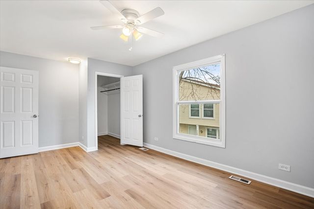 1182 E Barberry Lane A, Palatine, IL 60074