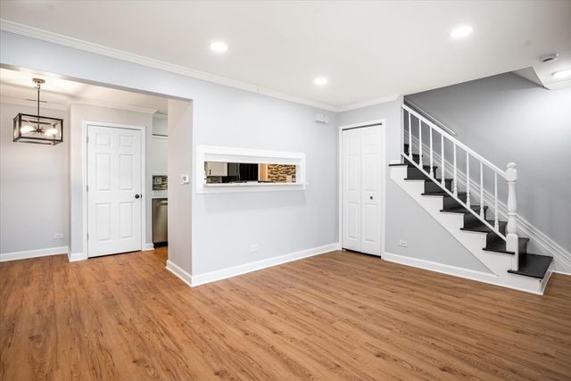 1182 E Barberry Lane A, Palatine, IL 60074