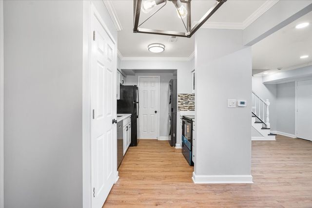 1182 E Barberry Lane A, Palatine, IL 60074